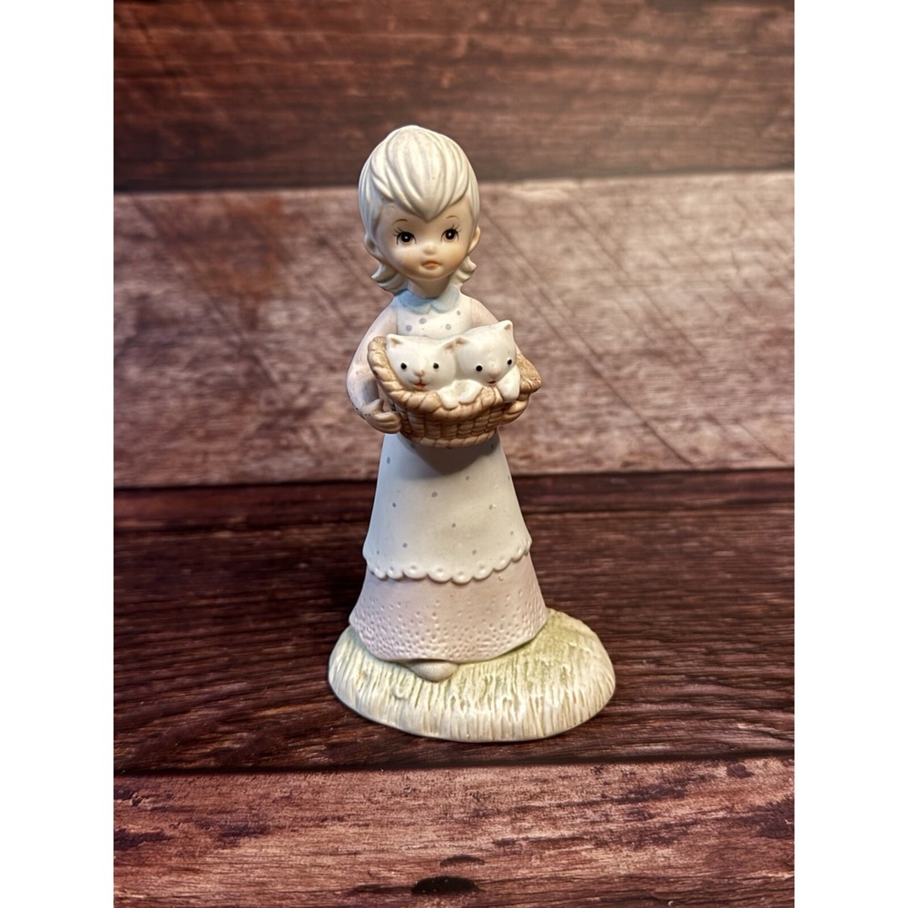 Vintage Lefton Figurine Cat "Love Makes All Things Beautiful" 5" Lefton